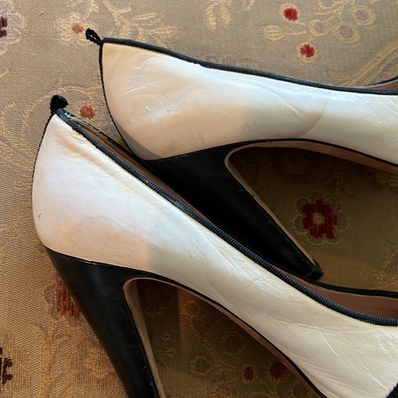 3/$36 Marc Jacobs Bow Heel - Picture 10 of 10